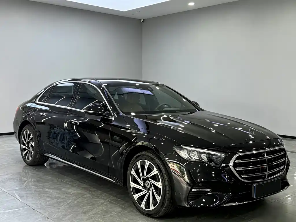 Mercedes-Benz E-Class — миниатюра 3
