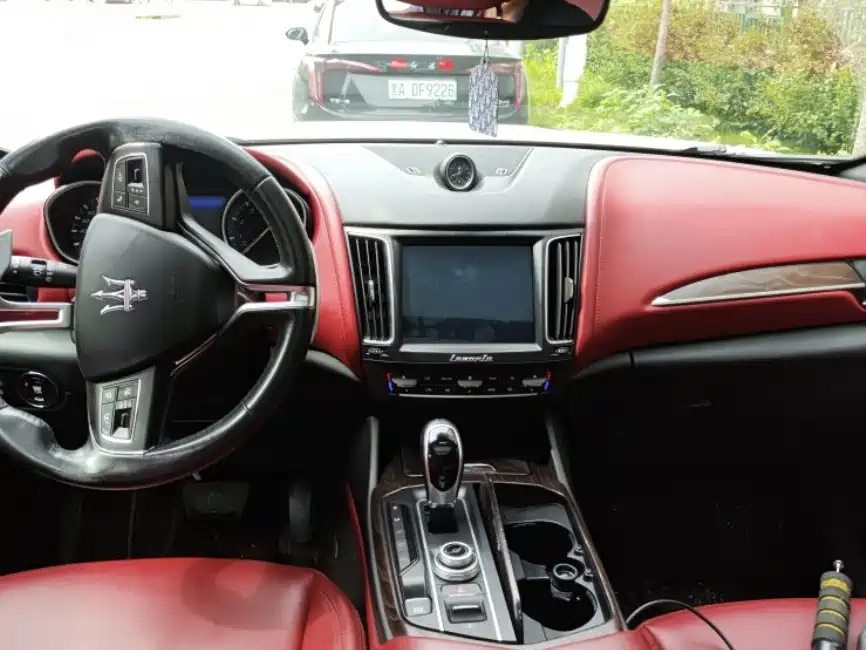 Maserati Levante — миниатюра 5