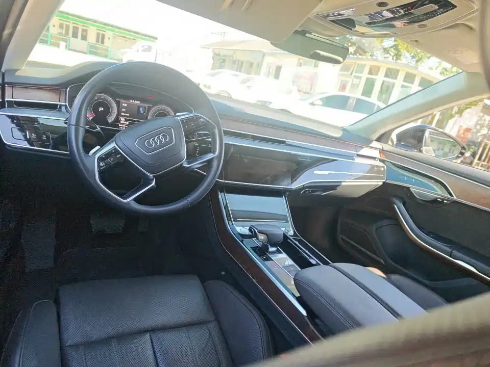 Audi A8 — миниатюра 4
