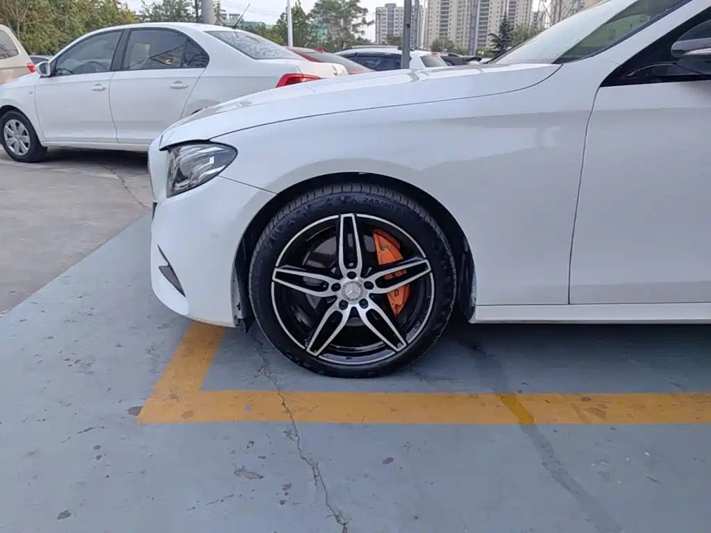 Mercedes-Benz E-Class — миниатюра 23