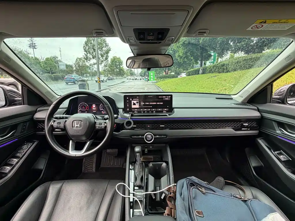 Honda Accord — миниатюра 13