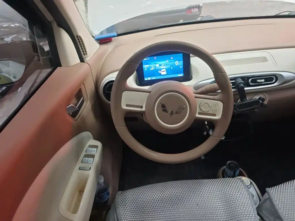 Wuling MINIEV — миниатюра 6
