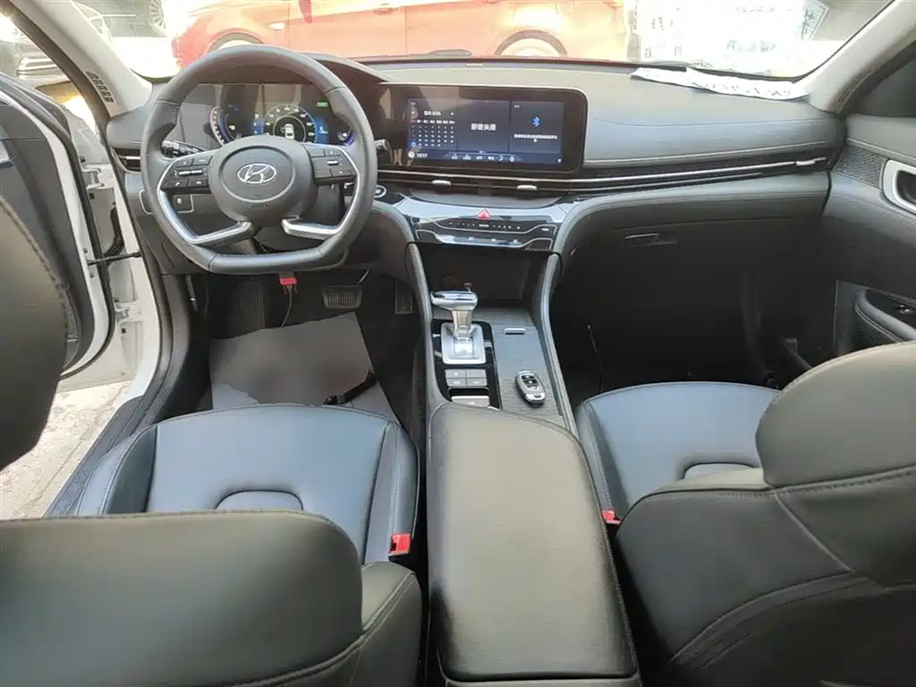 Hyundai MISTRA