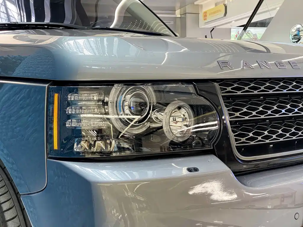 Land Rover Range Rover — миниатюра 9