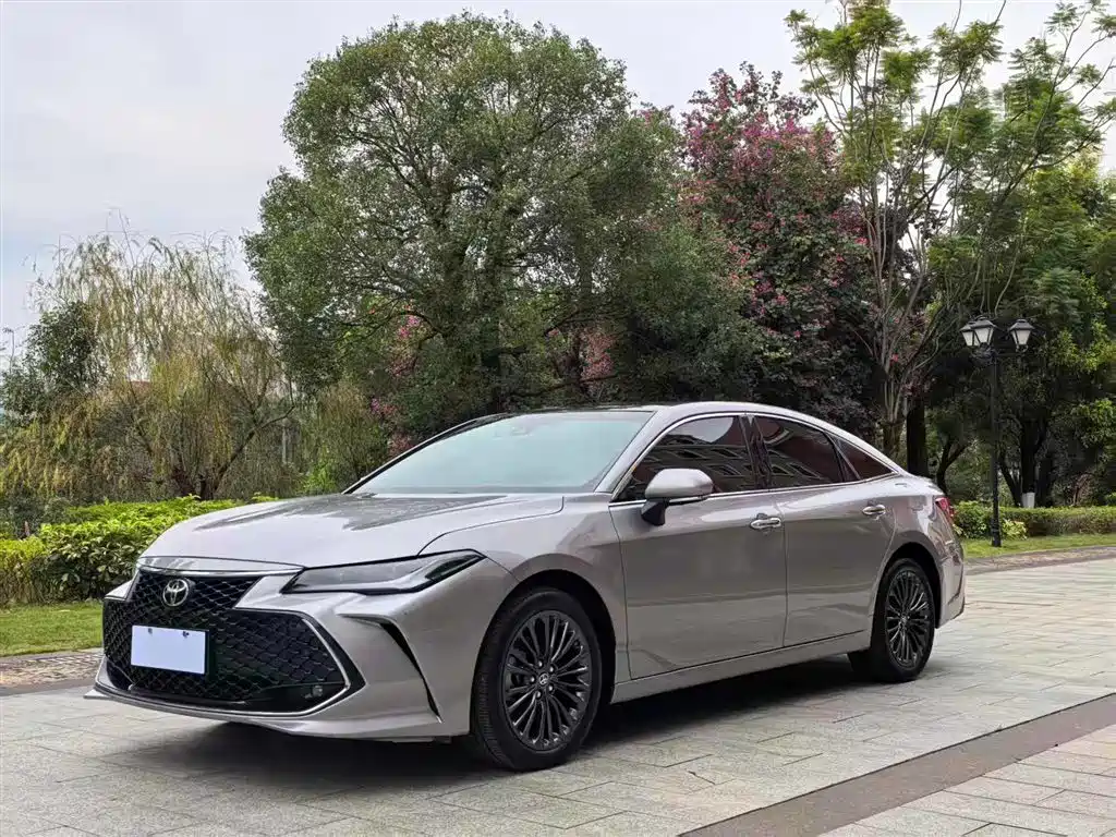 Купить Toyota Avalon