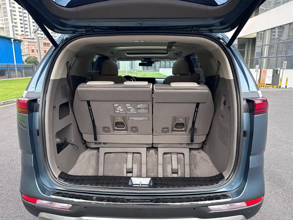 Kia Carnival — миниатюра 15