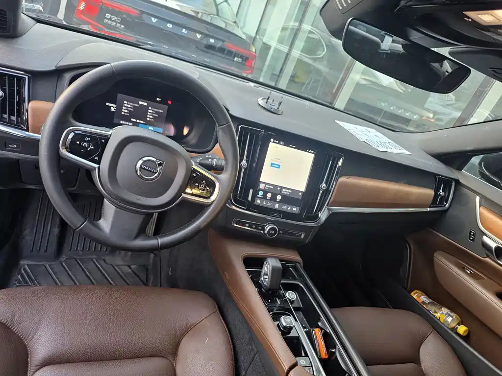 Volvo S90 — миниатюра 9