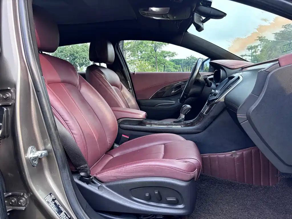Buick LaCrosse — миниатюра 18