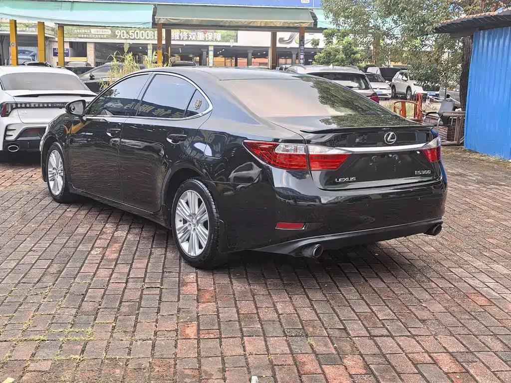 Lexus ES — миниатюра 4
