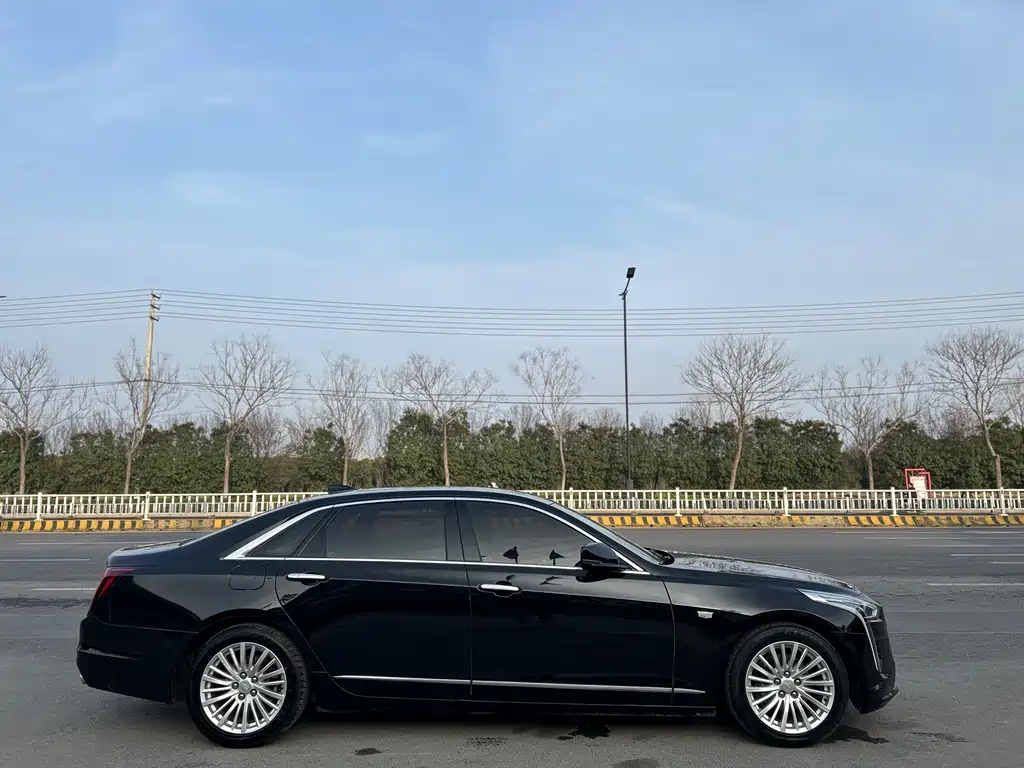 CADILLAC CT6