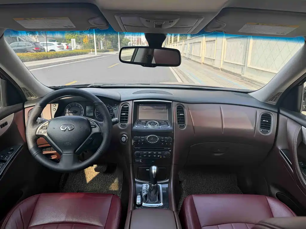 Infiniti QX50 (Import) — миниатюра 8