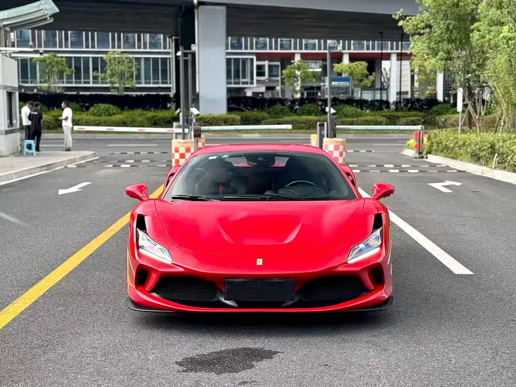 Ferrari F8 2020