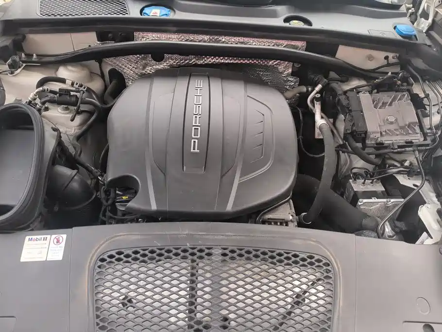 Porsche Macan — миниатюра 9