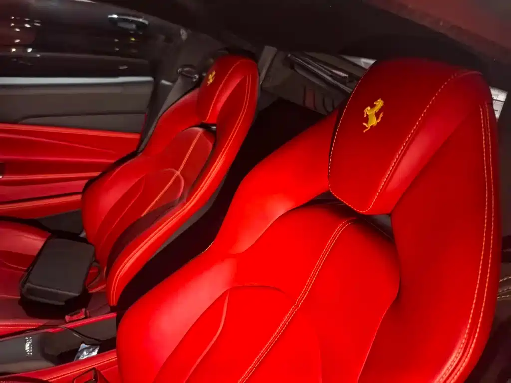 Ferrari F8 — миниатюра 10