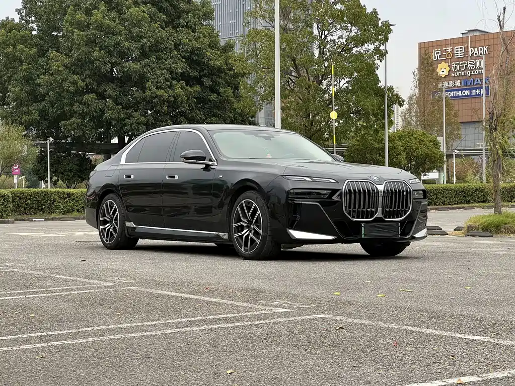 BMW i7 — миниатюра 3