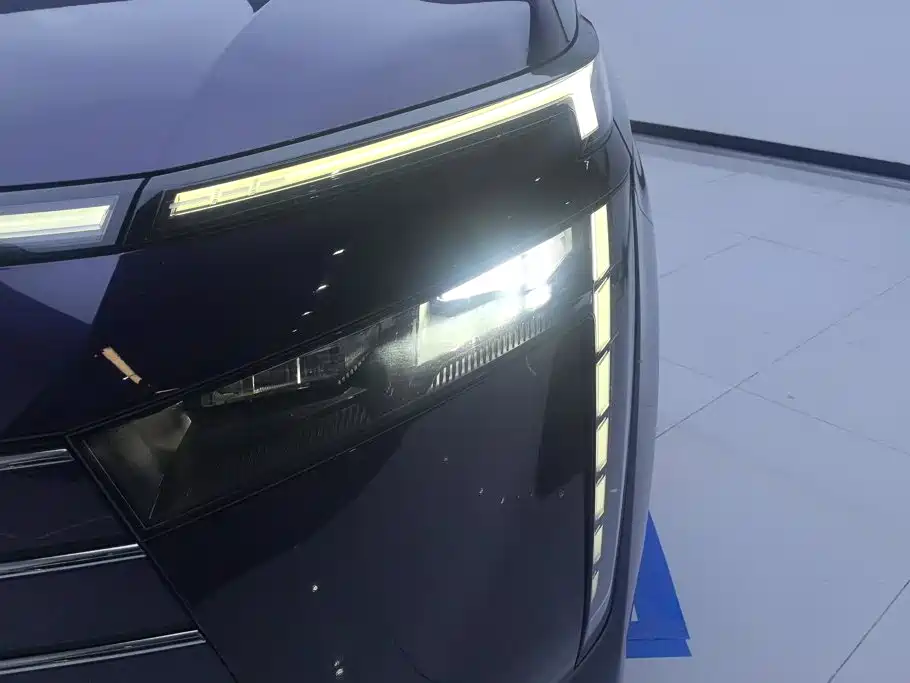 GAC Motor Trumpchi E8 PHEV — миниатюра 5
