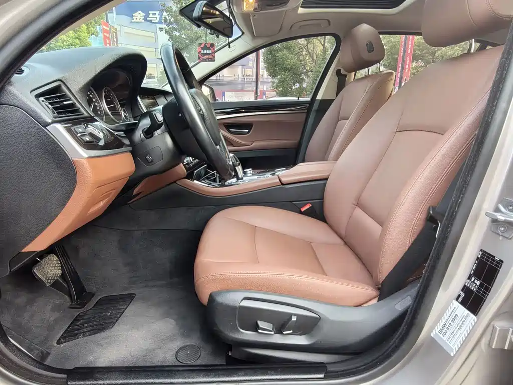 BMW 5 Series — миниатюра 17