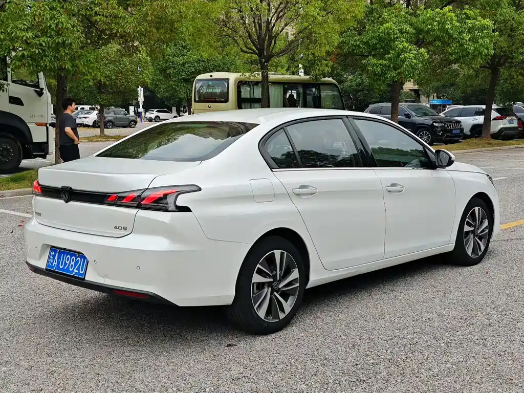 Peugeot 408 — миниатюра 8