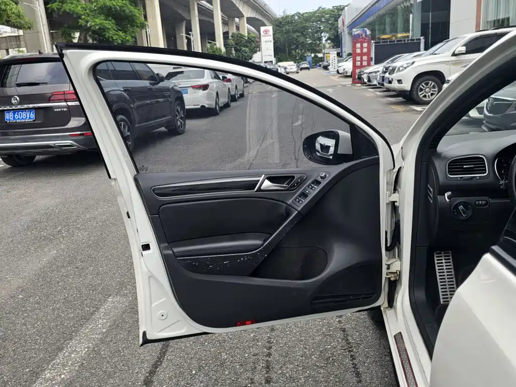 Volkswagen Golf GTI — миниатюра 4