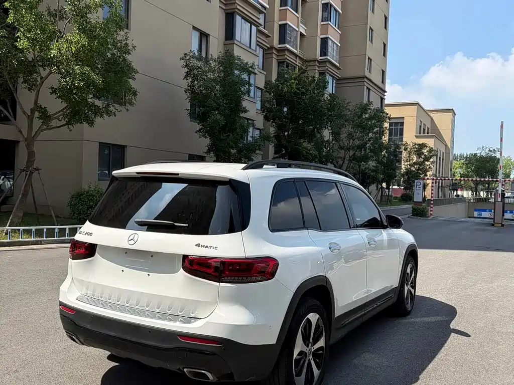 Mercedes-Benz GLB — миниатюра 12