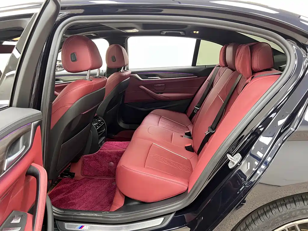 BMW 5 Series — миниатюра 11