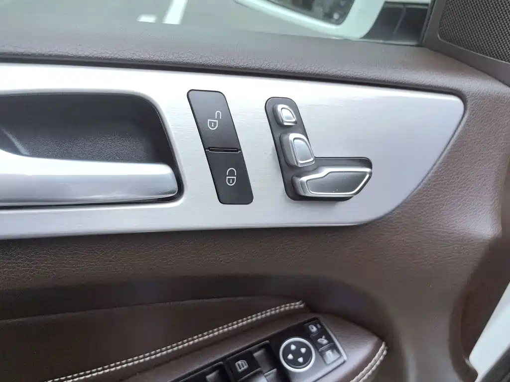 Mercedes-Benz GLE (Import) — миниатюра 23