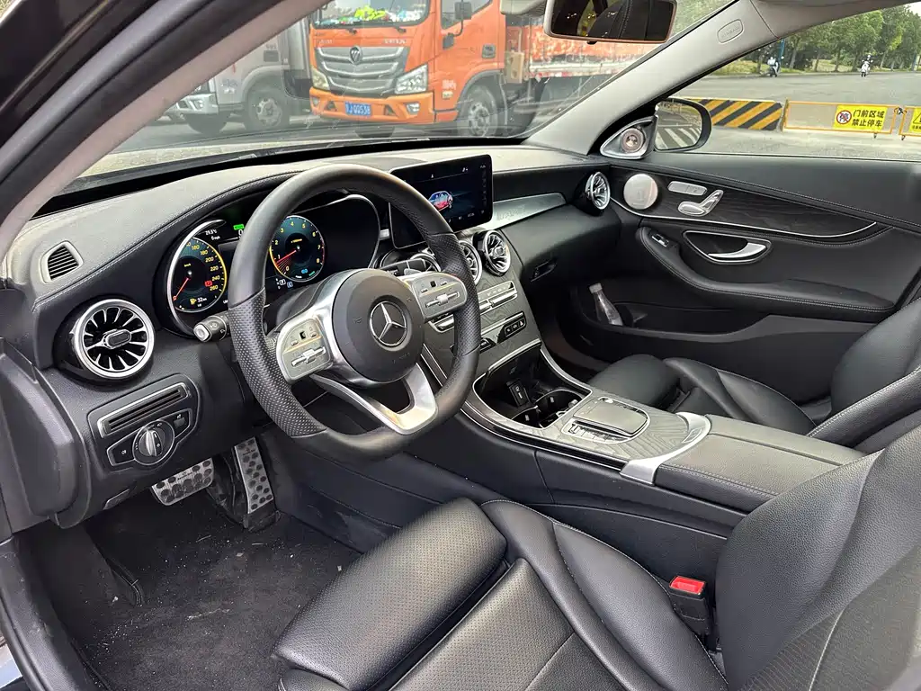 Mercedes-Benz C-Class — миниатюра 8