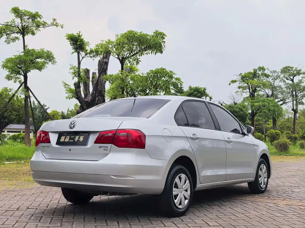 Volkswagen Jetta — миниатюра 4
