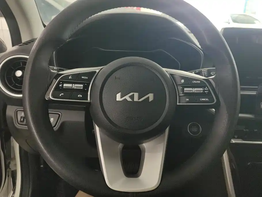 Kia K3 2022 Белый из Китая, фото 2
