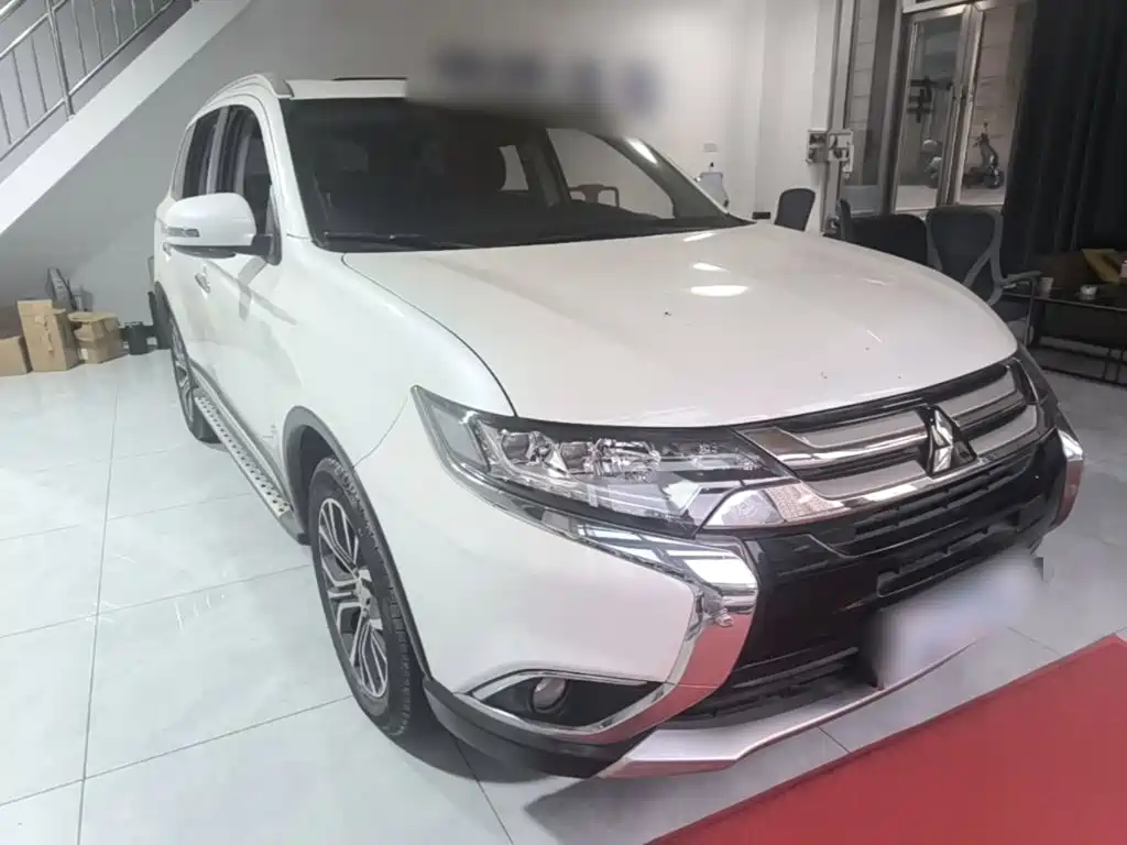 Mitsubishi Outlander — миниатюра 4