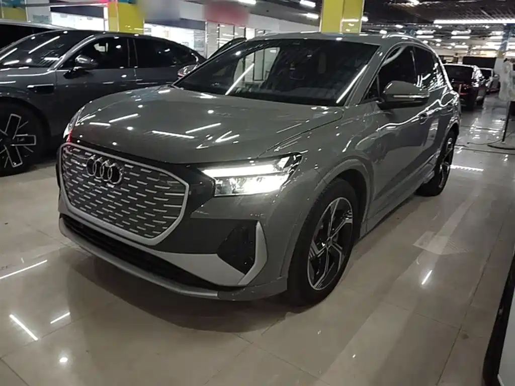 Audi Q4 e-tron 2024