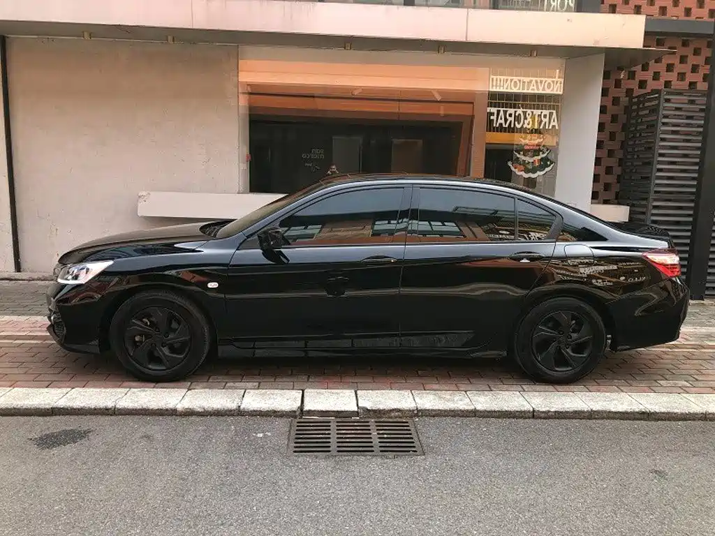Honda Accord — миниатюра 12