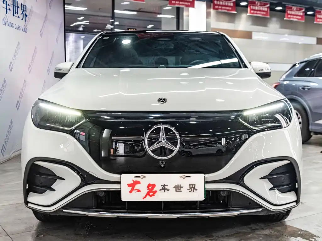 MERCEDES-BENZ EQE SUV