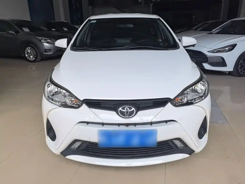 Toyota Yaris L — миниатюра 3
