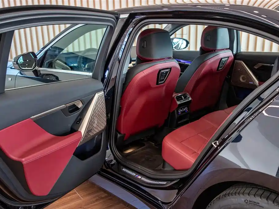 BMW 5 Series — миниатюра 16