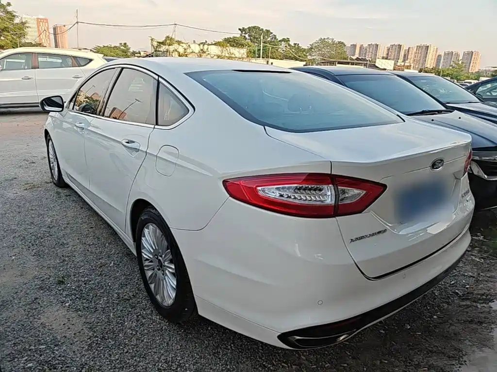 Ford Mondeo — миниатюра 5