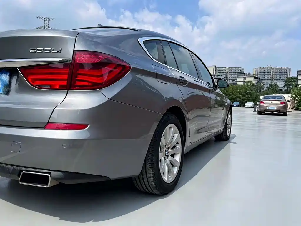 BMW 5 Series GT 5 GT 2010 535i Luxury