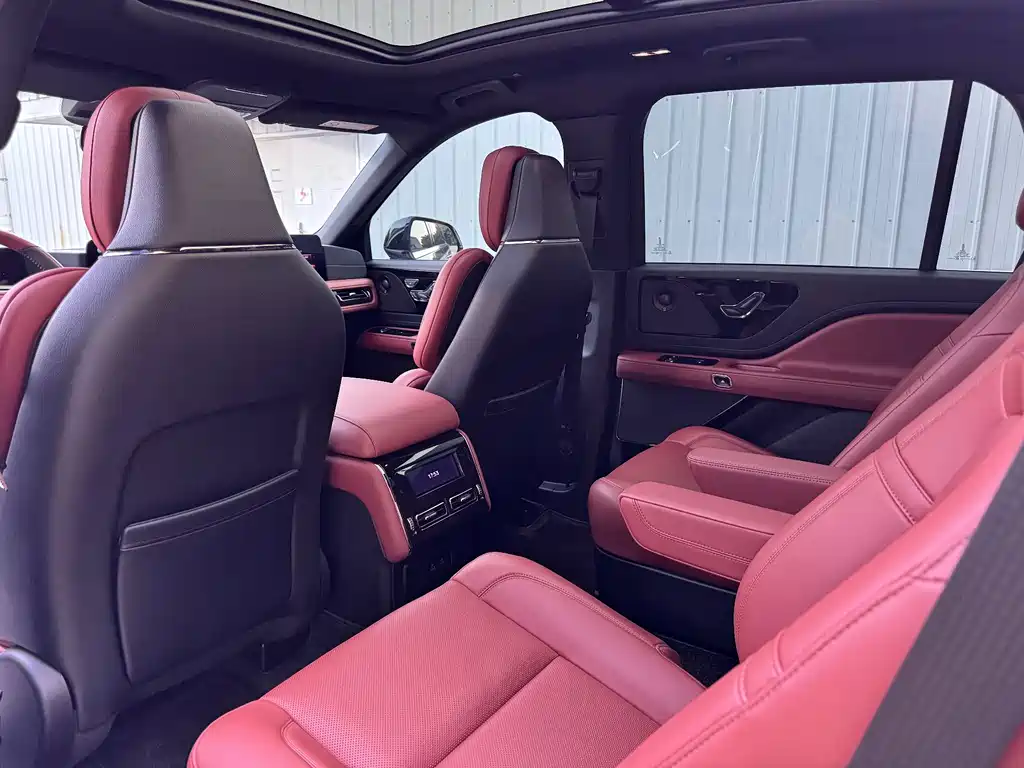Lincoln Aviator — миниатюра 8