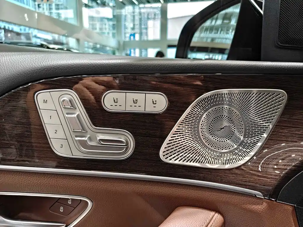 Mercedes-Benz GLE (Import) — миниатюра 11