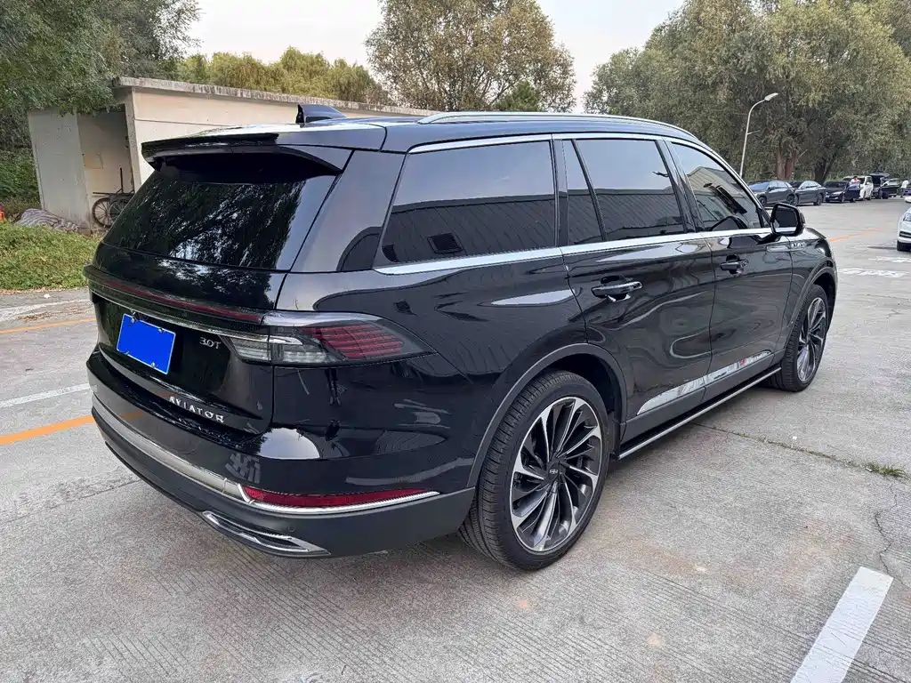 Lincoln Aviator — миниатюра 40