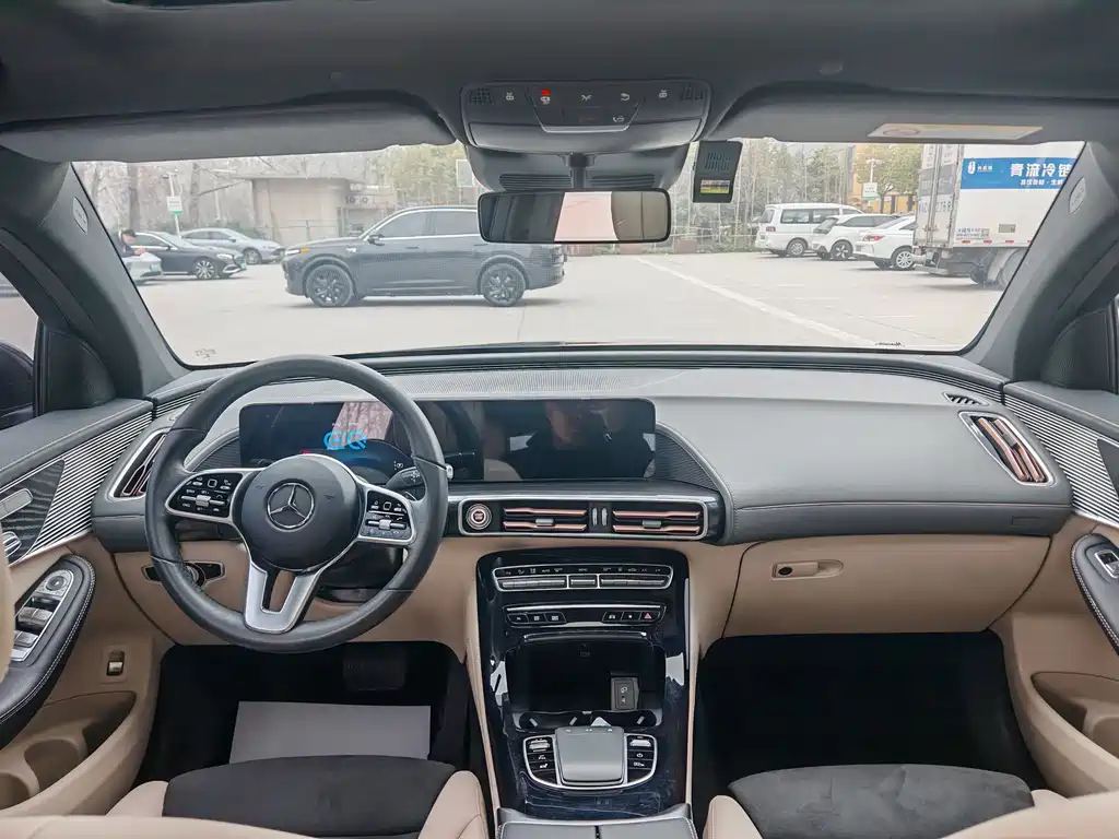 MERCEDES-BENZ EQC