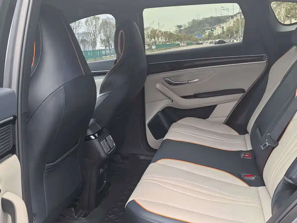BYD Song Plus DM-i 2021 — фото 9