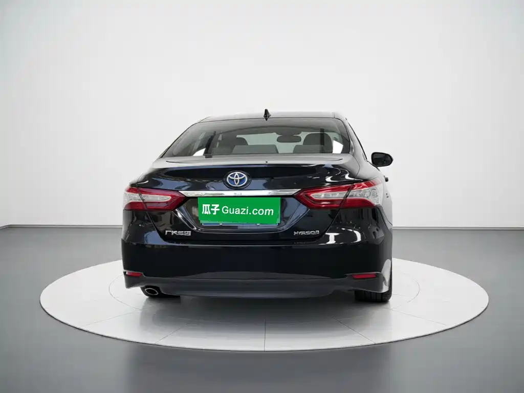 Toyota Camry — миниатюра 3