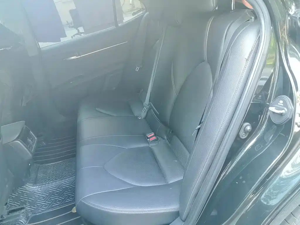 Toyota Camry — миниатюра 13