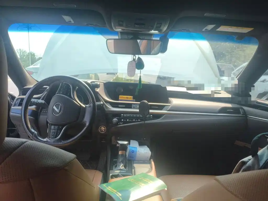 Lexus ES — миниатюра 6
