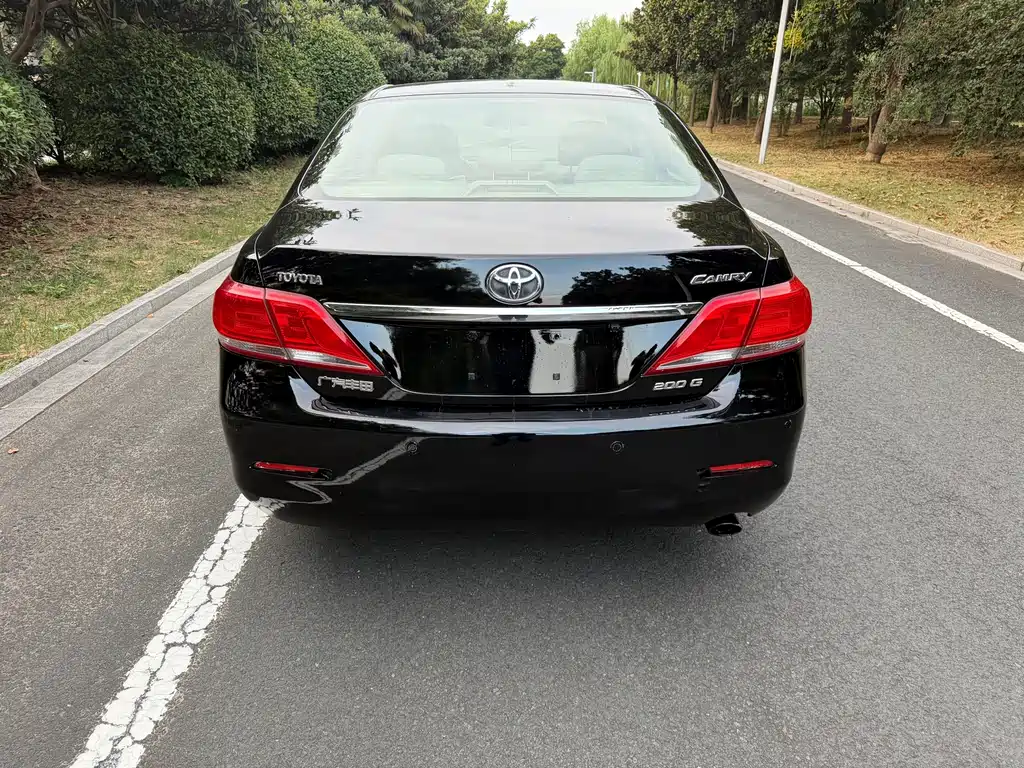 Toyota Camry — миниатюра 8