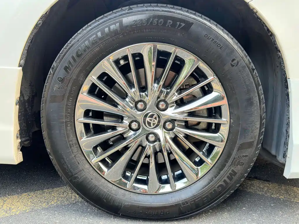 Toyota Vellfire — миниатюра 17