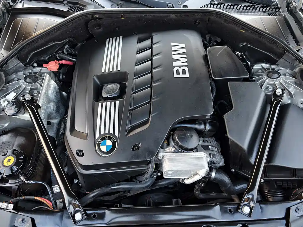 BMW 7 Series — миниатюра 27