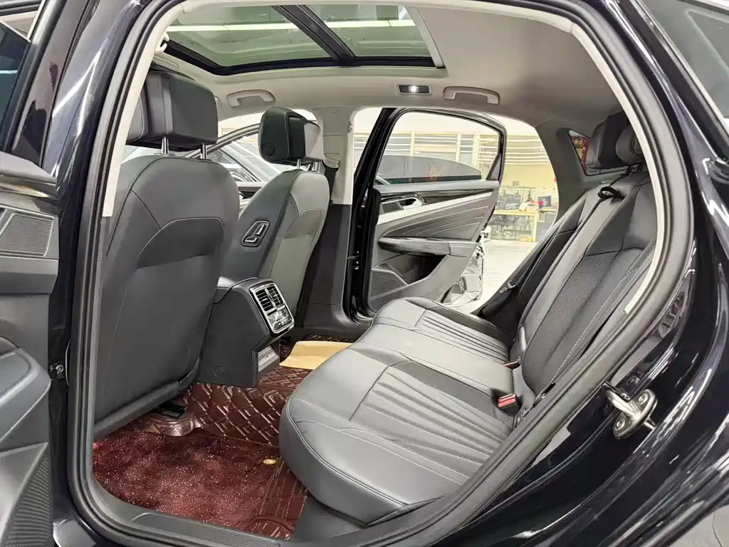 Volkswagen Passat — миниатюра 8