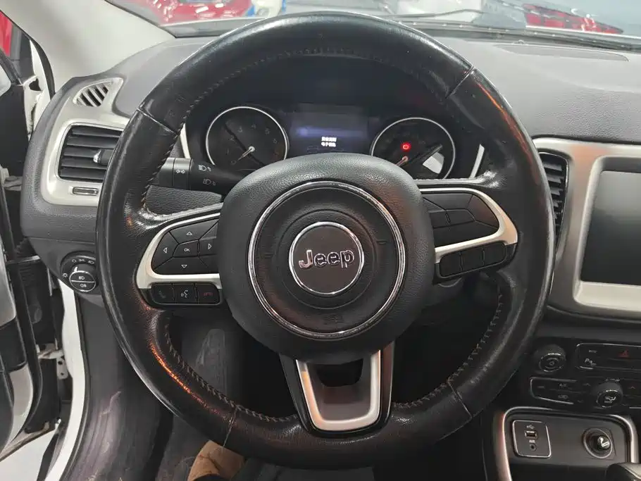 Jeep Compass — миниатюра 15